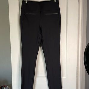 ATHLETA tailored joggers. Black,2 front zip‎ pockets. Size Med Tall. Like new.